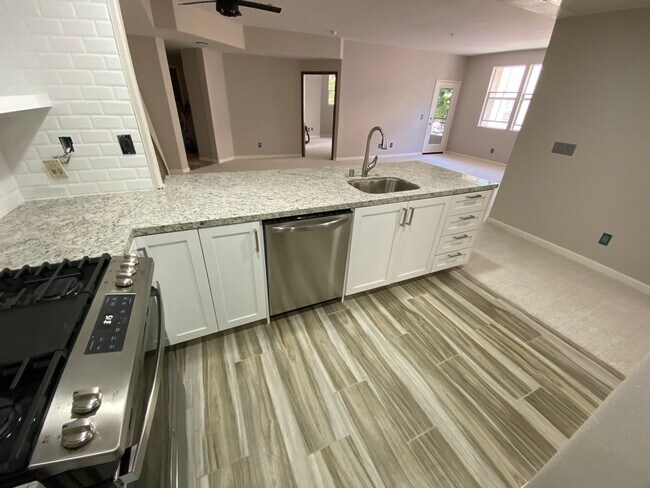 Foto del edificio - 1346 Nicolette Ave