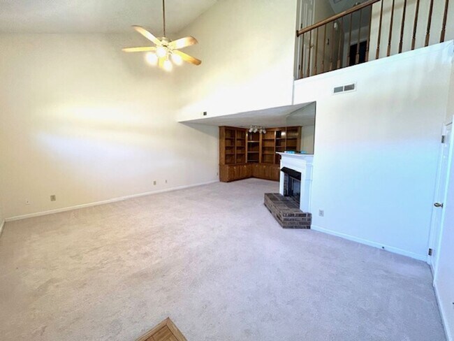 Foto del edificio - Prime Madison Location – Home for Rent -- MOVE IN SPECIAL