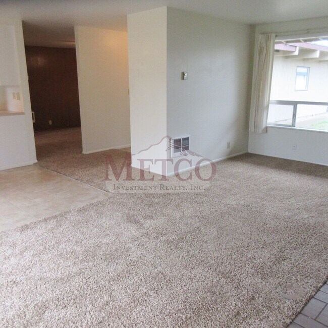 Building Photo - Nice 3 bedroom home in south Eugene