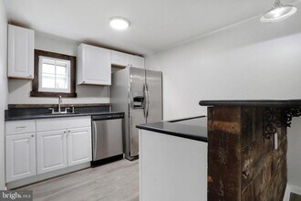 Building Photo - 205 S Princess St