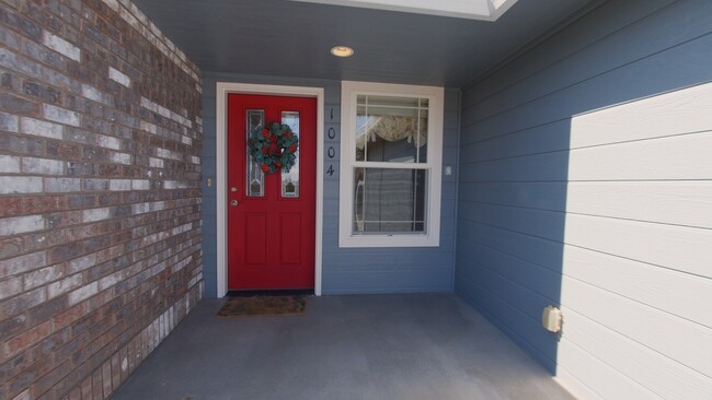 Building Photo - Beautiful Home in West Valley