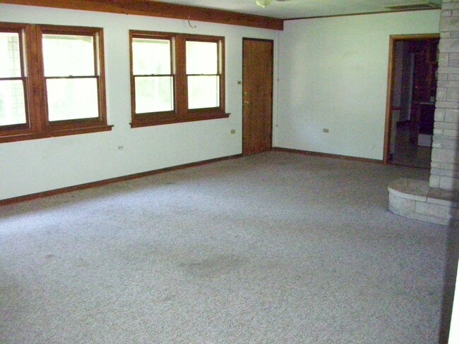 Foto del edificio - 321 E Wylie St