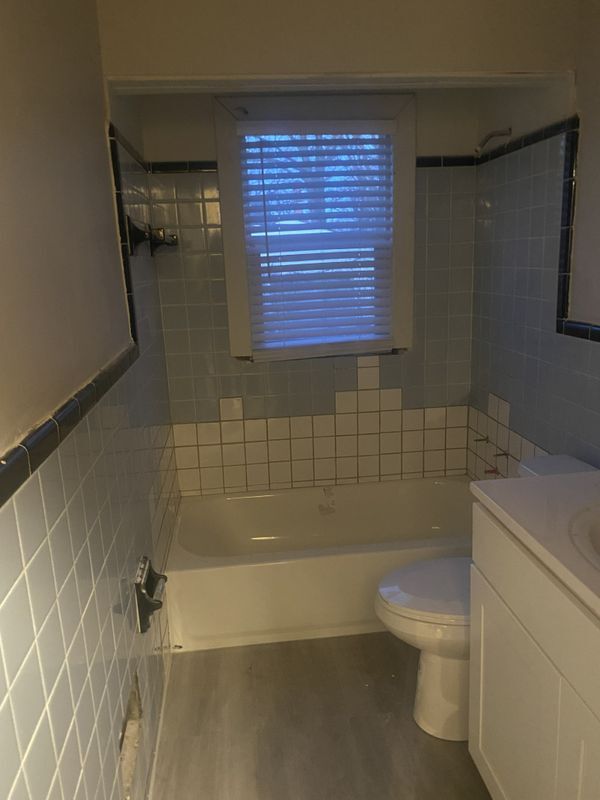 Foto del edificio - 6176 Farmbrook St