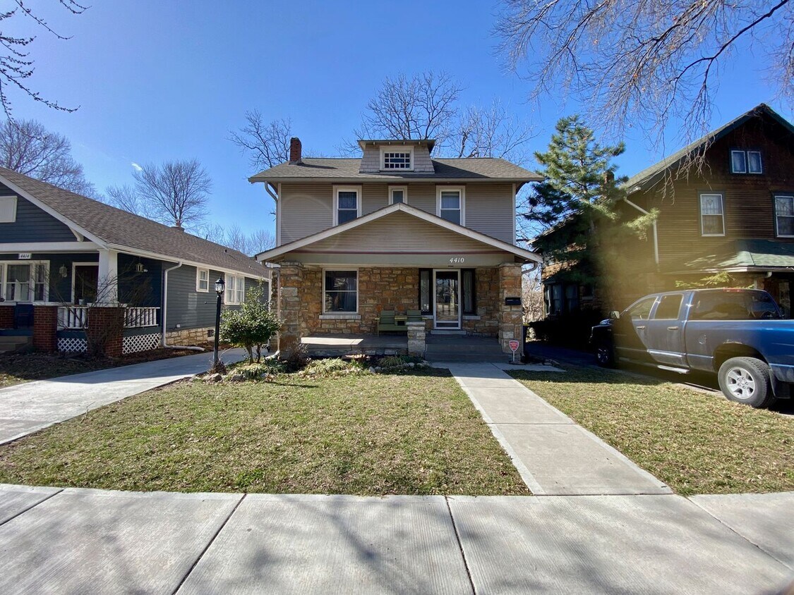 Primary Photo - Beautiful 3 Bed 1 Bath Home in West Plaza!