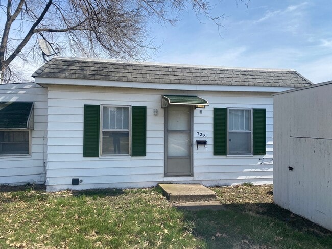 Building Photo - Welcome to this charming 1 bedroom, 1 bath...