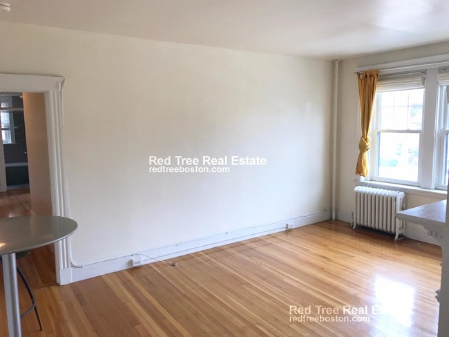 Building Photo - 1982 Commonwealth Ave