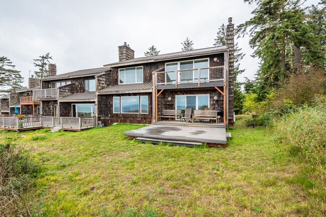 Foto del edificio - 3 Bedroom Condo on West Beach Bluffs