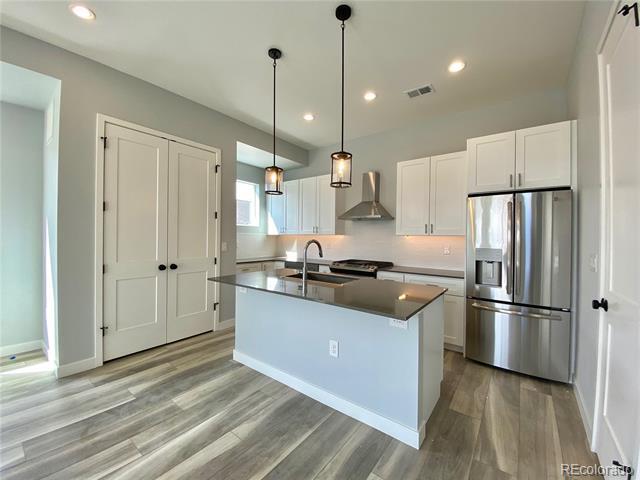 Foto principal - 3531 S Pennsylvania St