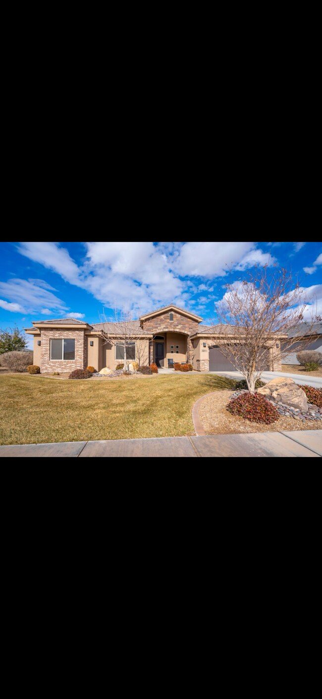 Building Photo - 3011 E Crimson Ridge Dr