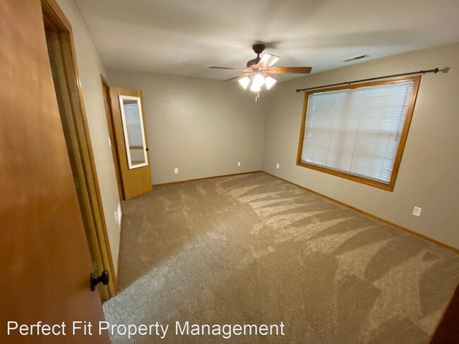 Building Photo - 4 br, 2 bath House - 2205 Breckenridge Dr.