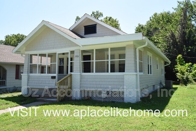 Building Photo - 1951 Troup Ave