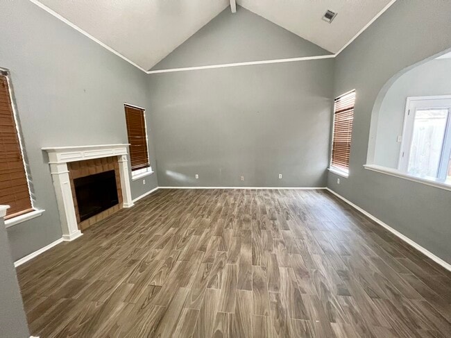 Building Photo - 8035 Trail Side Dr