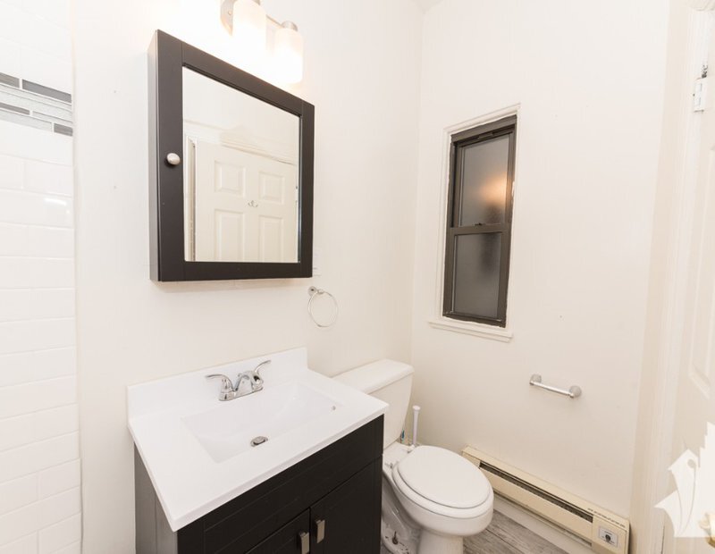 Foto del edificio - 837 W Cornelia Ave