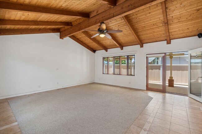 Foto del edificio - Beautifully Maintained 3 BD Costa Mesa Home