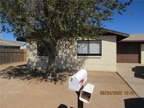 Building Photo - 2027 Wickieup Ave
