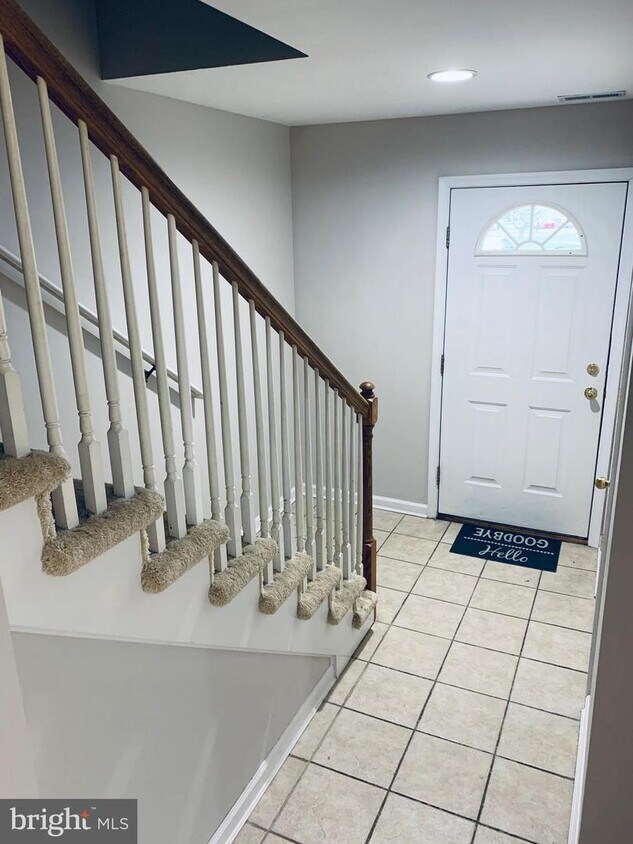 114 Dewey St, Laurel, DE 19956 Townhouse for Rent in Laurel, DE