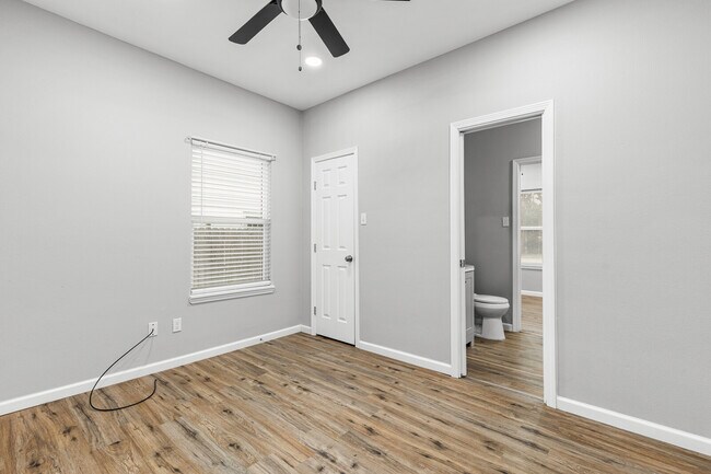 Foto del edificio - 221 N Bermuda St