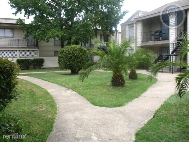 Building Photo - 10157 Westview Dr