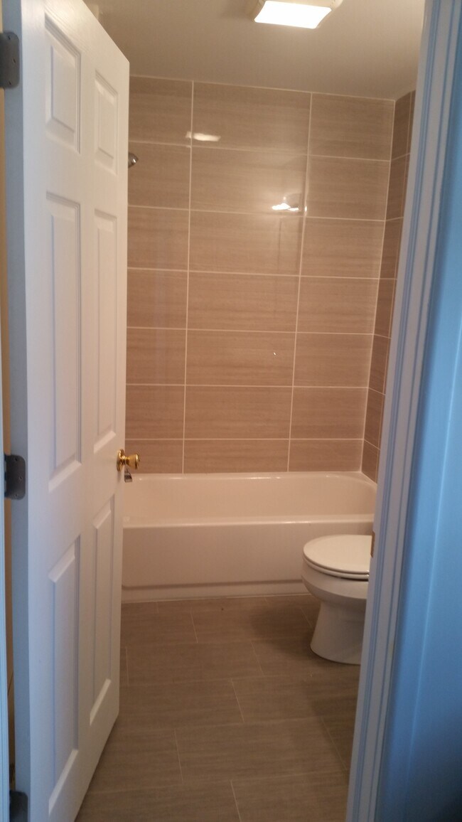 Bathroom 1 - 133 Eley St