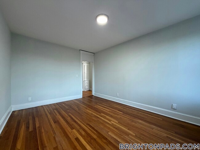 Building Photo - 288 Chestnut Hill Ave