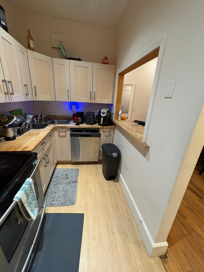 Building Photo - 860 Huntington Ave