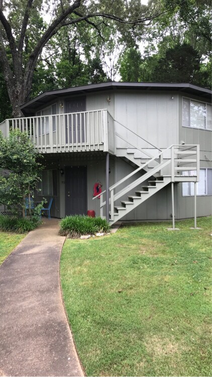 Primary Photo - 579 Oxford Way