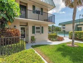 Building Photo - 600 Valley Stream Dr