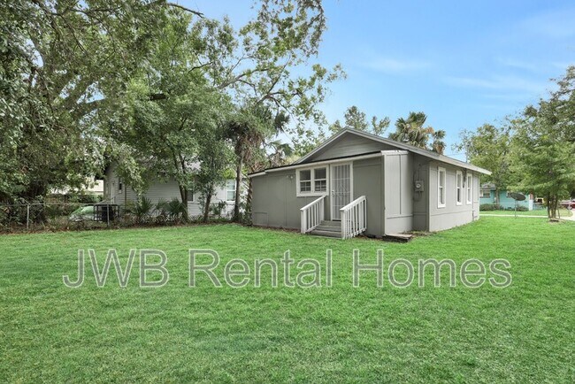 Foto del edificio - 1225 W 27th St