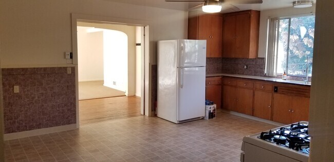Kitchen - 2270 W Middlefield Rd