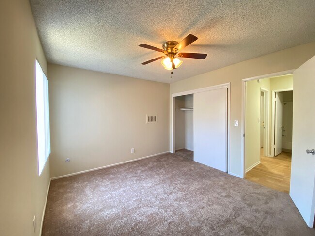 Building Photo - Haskell Granada Apartments