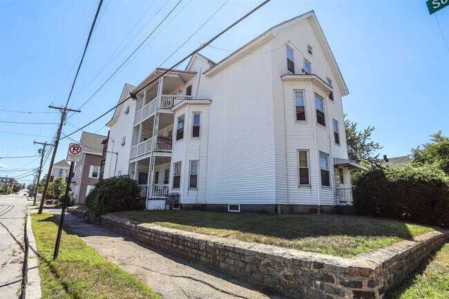 Building Photo - 99 Beech St