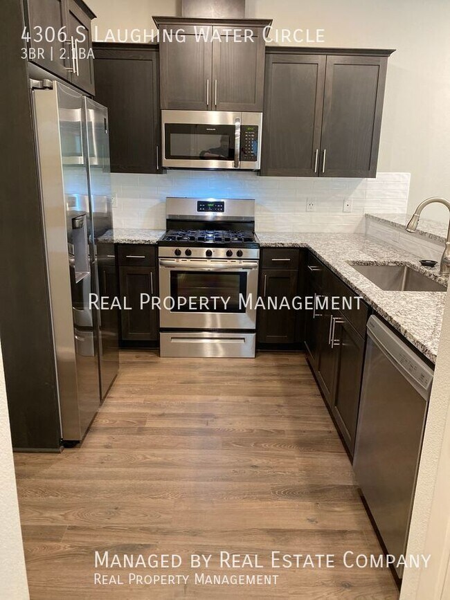 Building Photo - Beautiful New Construction in Ridgefield