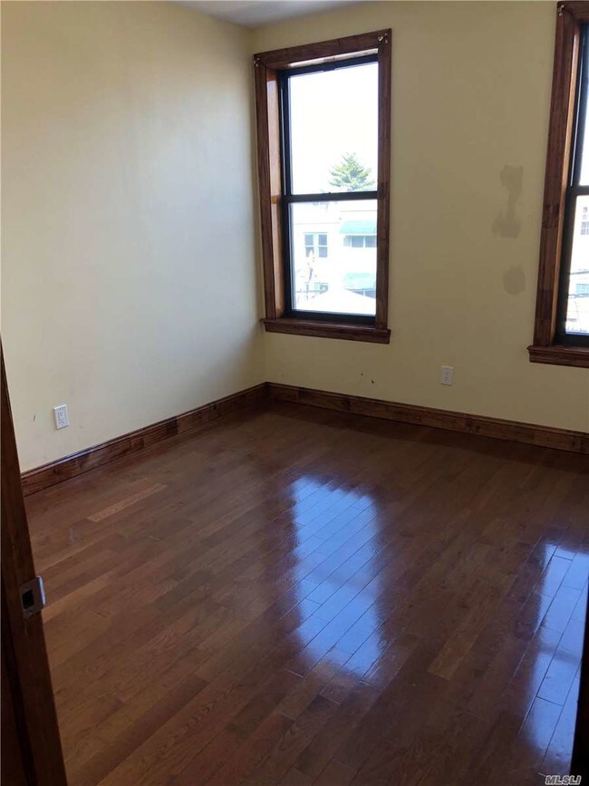 Foto del edificio - 30-37 85th St