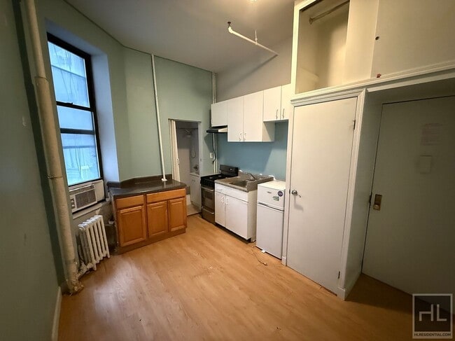 Building Photo - West 51st Street