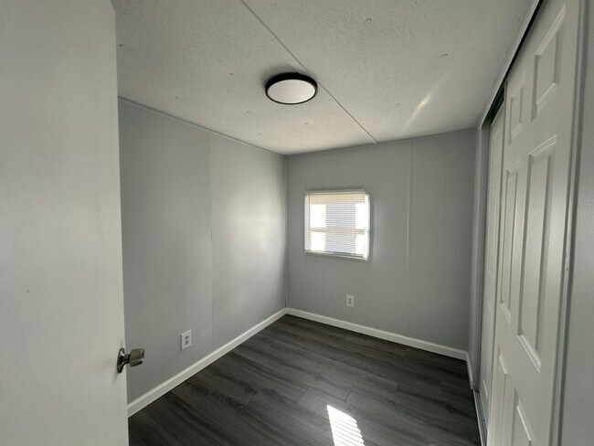 Building Photo - 130 S Suncoast Blvd