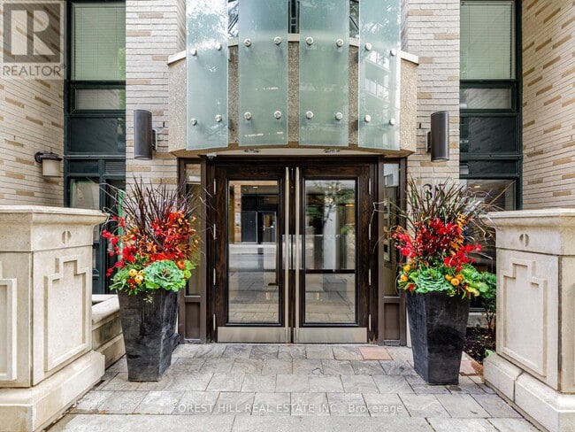 Building Photo - 35 Hayden St