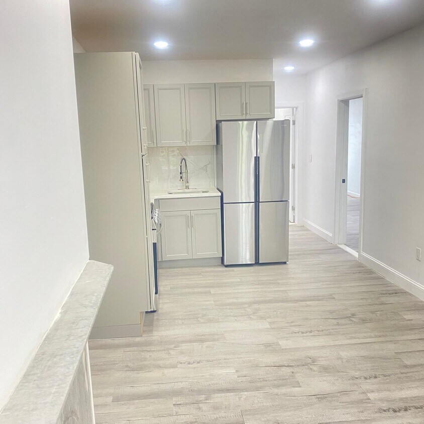 Building Photo - 221 Summit Ave