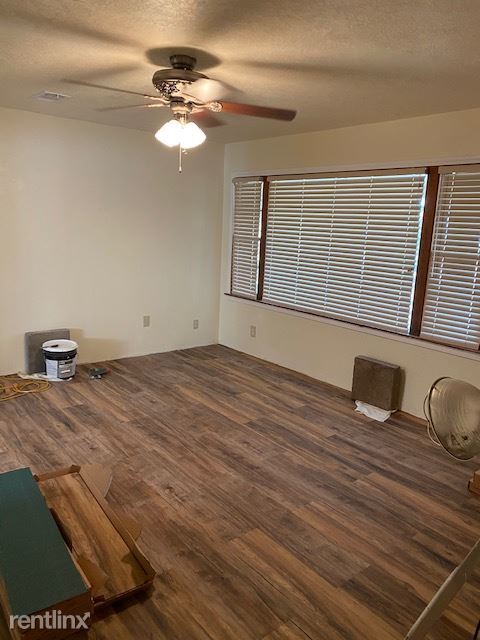 Foto del edificio - 3 br, 1 bath House - 410 Dunnam Ave