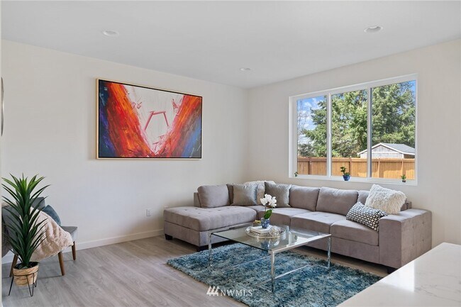 Foto del edificio - 724 106th Pl SW