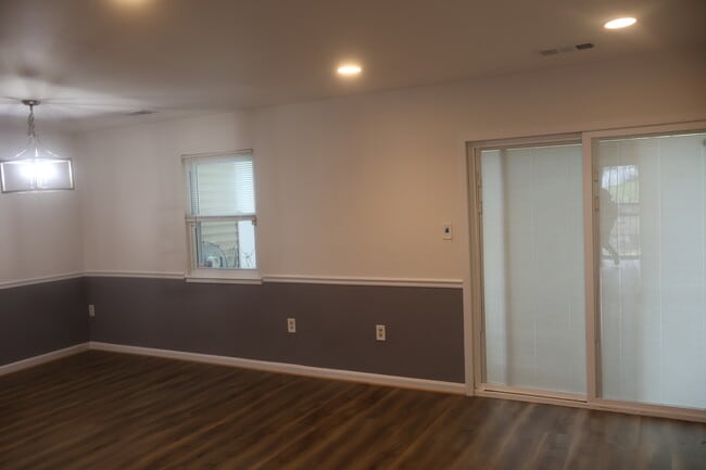 Building Photo - 7617 Swan Terrace