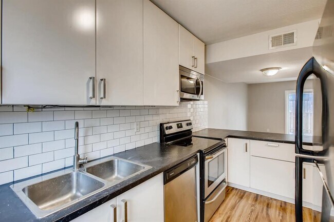 Foto del edificio - 3818 Southway Dr