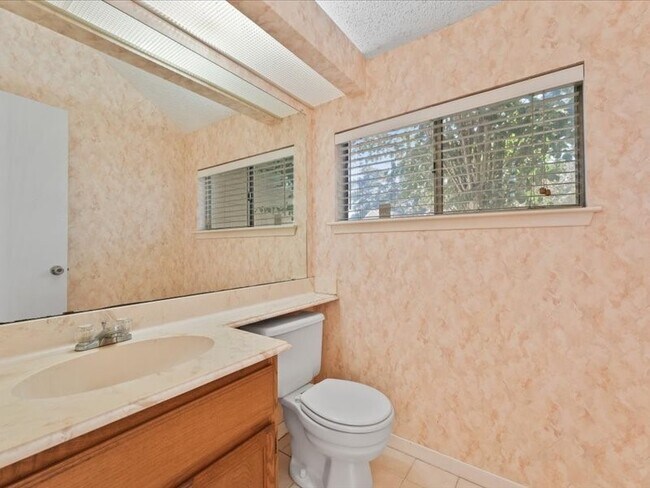Foto del edificio - 3317 Golden Trails Dr
