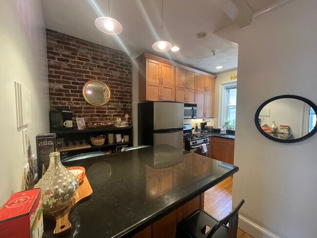 Building Photo - 85 Park Dr