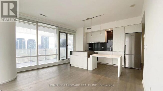 Building Photo - 1 Bloor St E