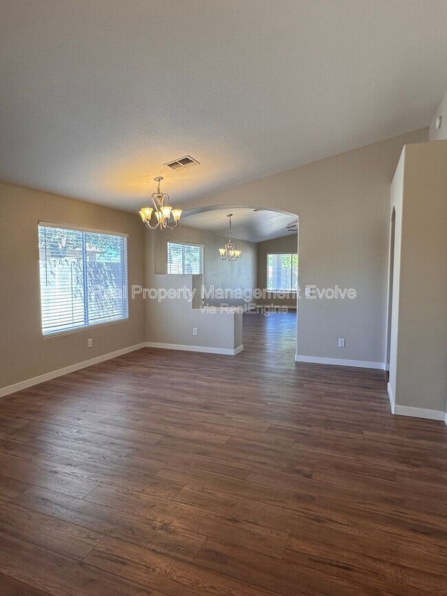 Foto del edificio - 22297 N 76th Dr