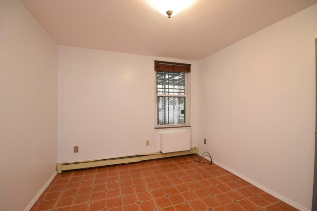 Foto del edificio - Renovated Two Bedroom
