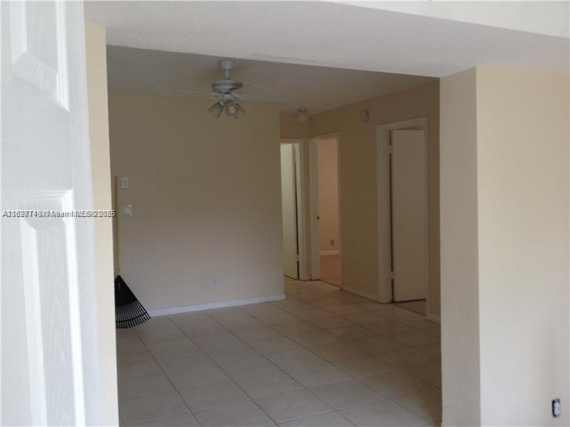 Foto del edificio - 4809 SW 25th St