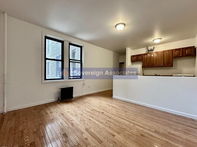 Building Photo - 165 Pinehurst Avenue