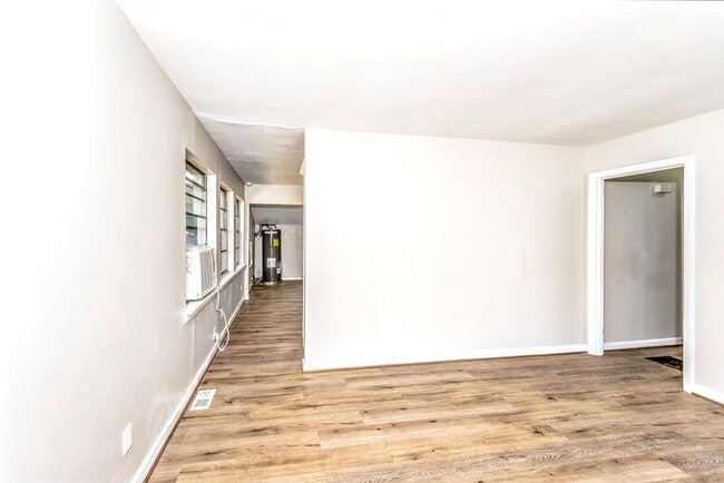 Building Photo - 1645 18th Way SW