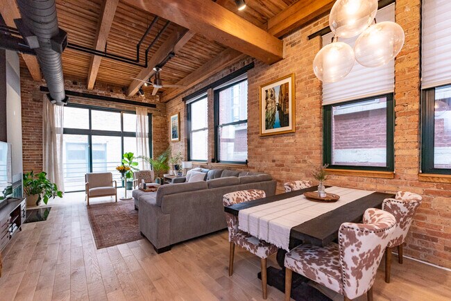 Foto del edificio - 1737 N Paulina St